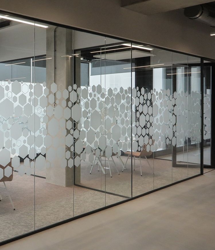 enhance-office-privacy-and-reduce-noise-with-our-office-screens